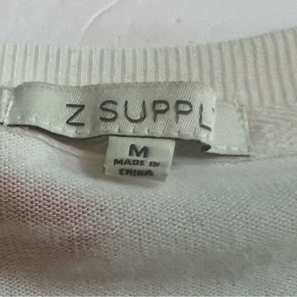 Z Supply Kissed Crew Pullover Sweatshirt Size Medium White Red Lips - Picture 6 of 6